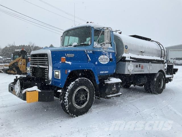 Ford L8000 混凝土車
