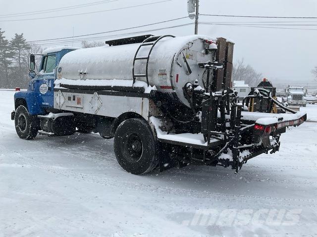 Ford L8000 混凝土車