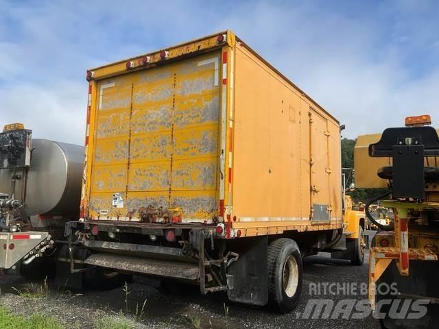 Ford L8000F 貨箱式卡車