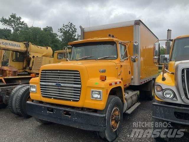 Ford L8000F 貨箱式卡車