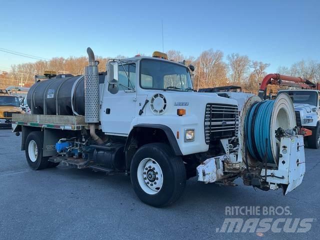 Ford L9000 組合/真空油槽車