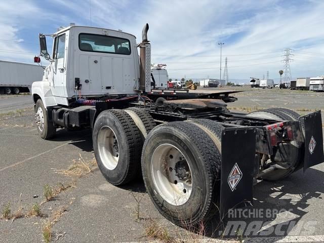 Ford L9000 曳引機組件
