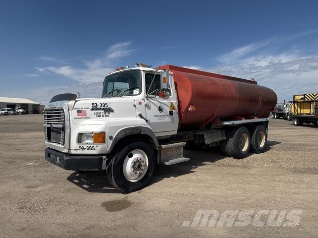 Ford L9000 水車