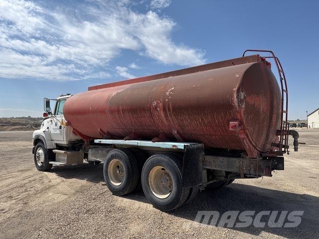 Ford L9000 水車