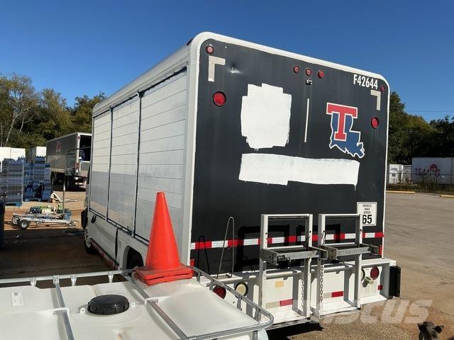 Ford LCF 飲料運輸卡車