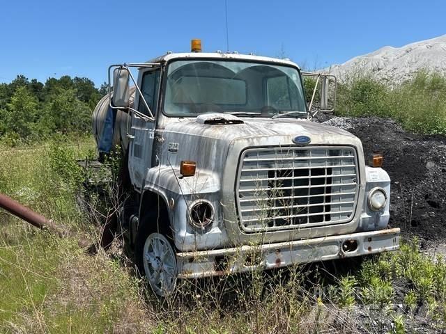 Ford LN7000 水車