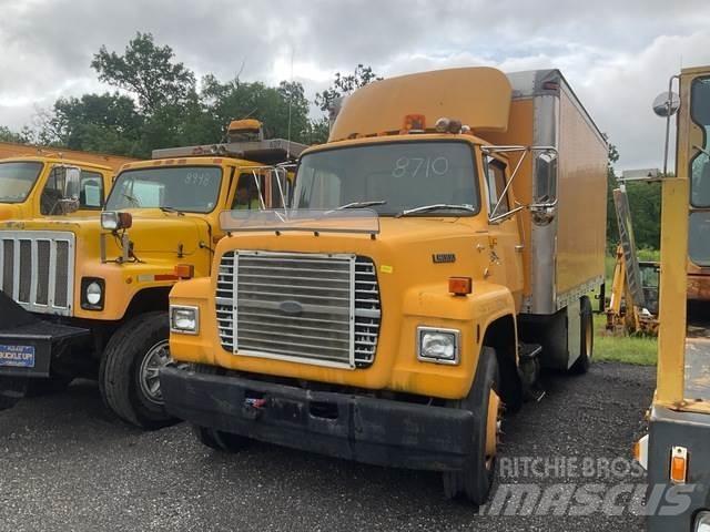 Ford LN8000 貨箱式卡車