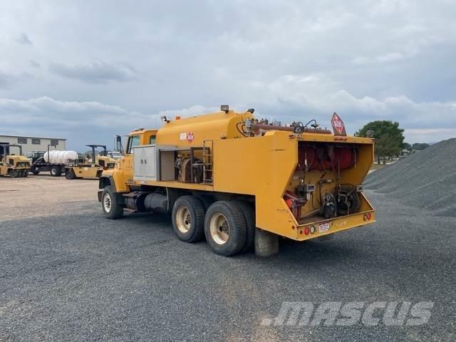 Ford LNT8000 運油車