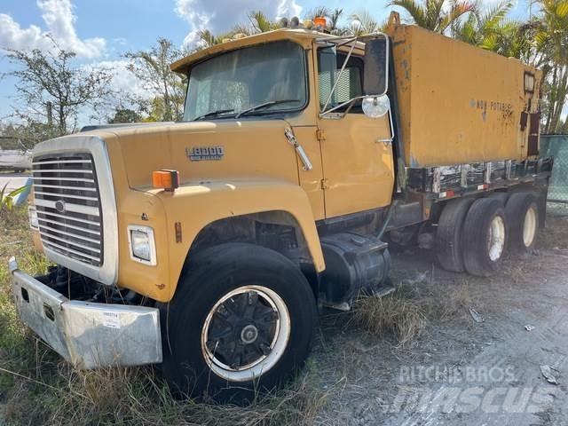 Ford LT8000 水車