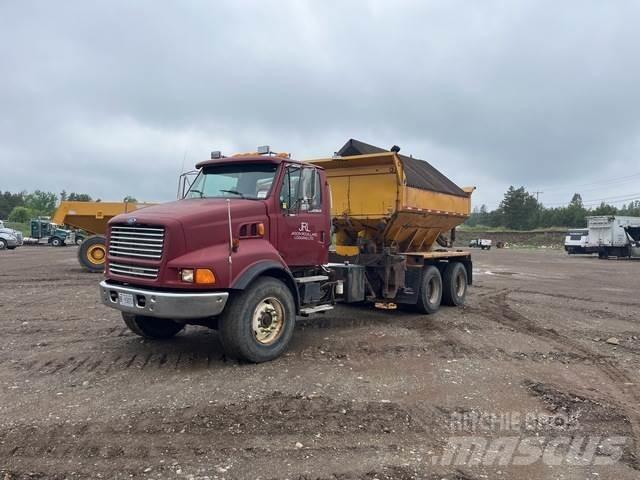Ford LTS 9000 刮雪板和犁