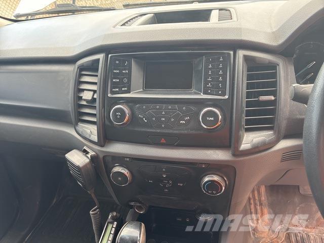 Ford Ranger 皮卡.傳統半斗卡車/側卸板