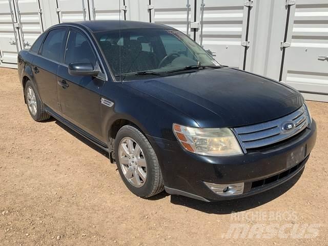 Ford Taurus SE 汽車