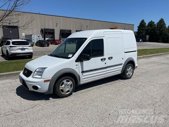 Ford Transit 廂式貨物運輸車