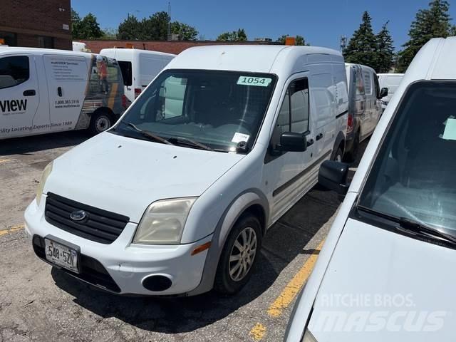 Ford Transit 廂式貨物運輸車