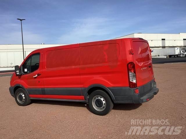 Ford Transit 廂式貨物運輸車