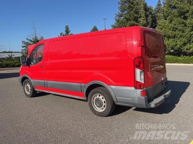 Ford Transit 廂式貨物運輸車