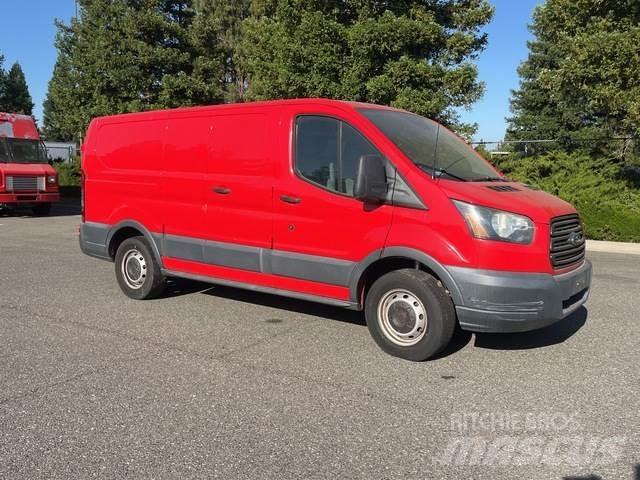 Ford Transit 廂式貨物運輸車
