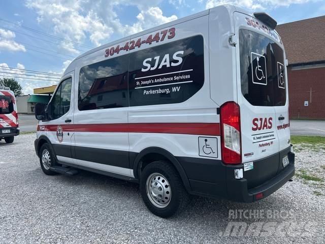 Ford Transit 廂式貨物運輸車