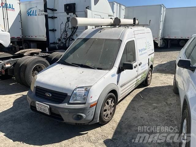 Ford Transit 廂式貨物運輸車