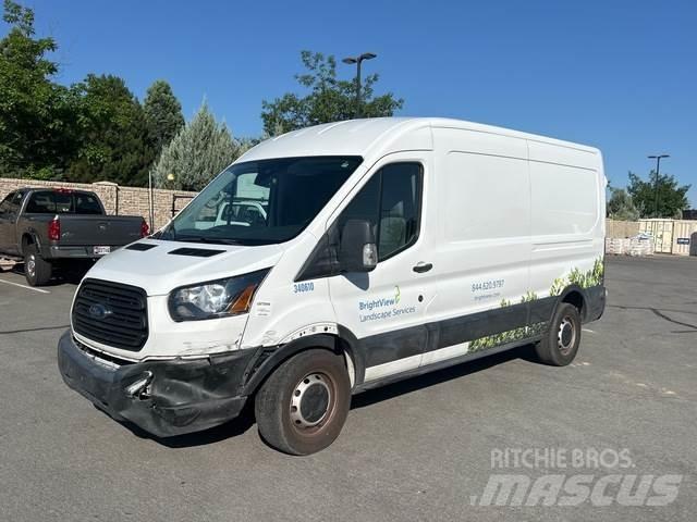 Ford Transit 廂式貨物運輸車