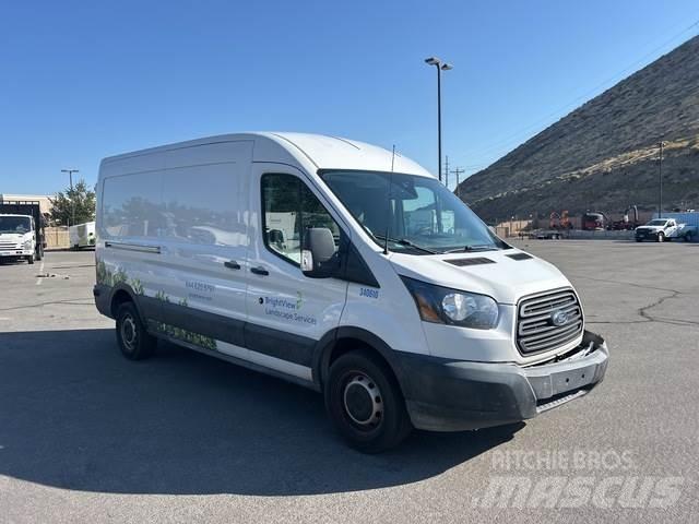 Ford Transit 廂式貨物運輸車
