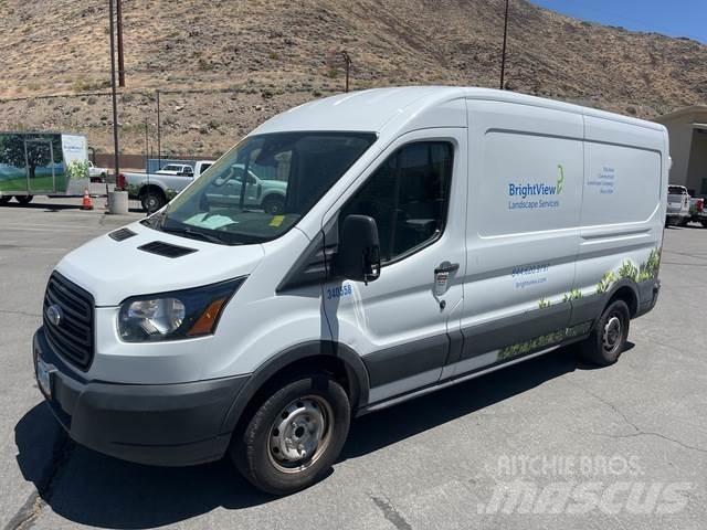 Ford Transit 廂式貨物運輸車