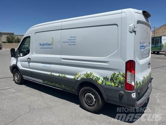 Ford Transit 廂式貨物運輸車