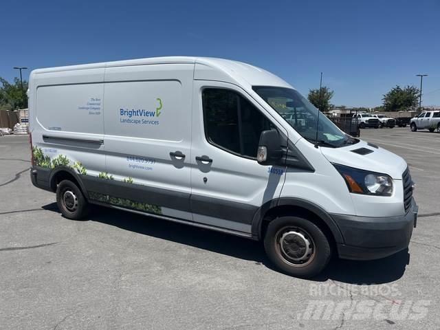 Ford Transit 廂式貨物運輸車