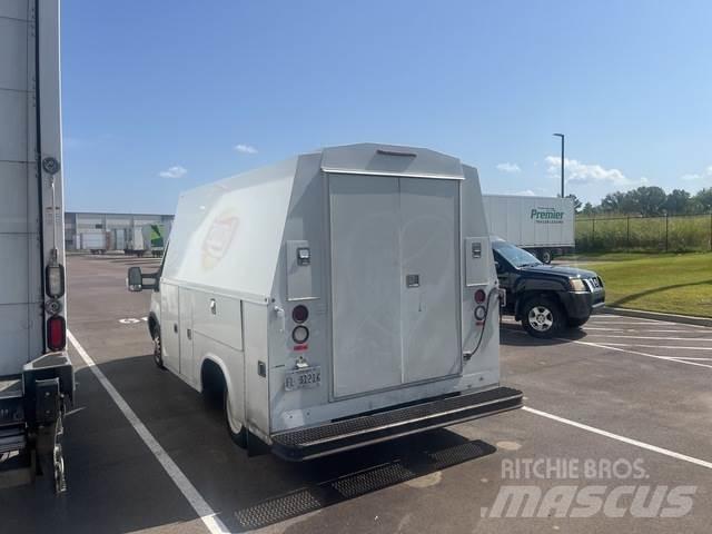 Ford Transit 廂式貨物運輸車