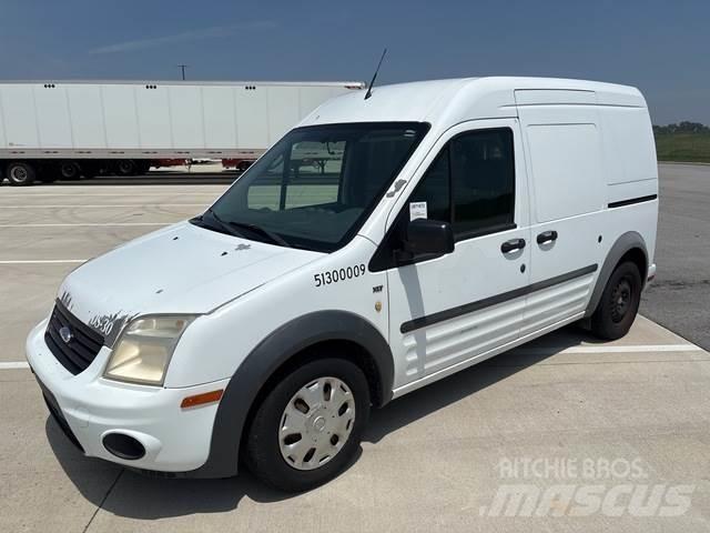 Ford Transit 廂式貨物運輸車