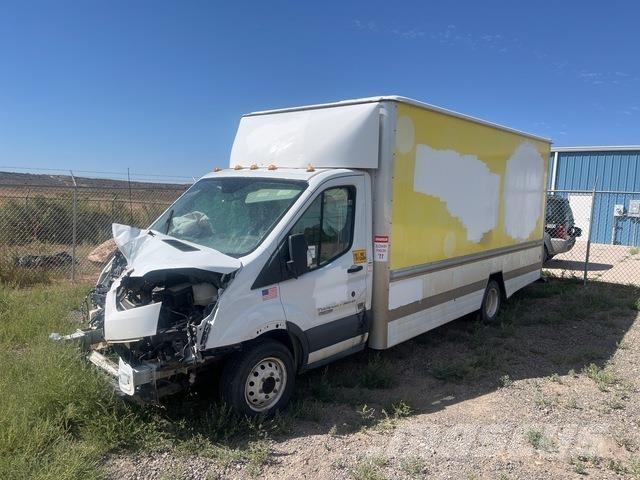 Ford Transit 廂式貨物運輸車