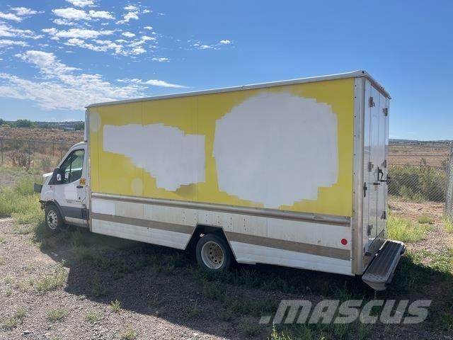 Ford Transit 廂式貨物運輸車