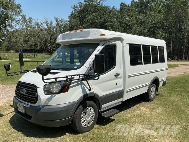 Ford Transit 迷你巴士