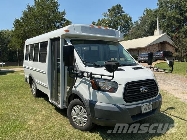 Ford Transit 迷你巴士