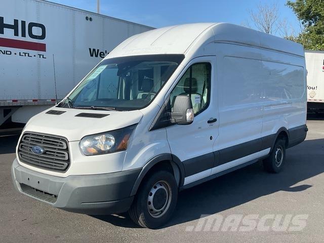 Ford Transit 貨箱式卡車