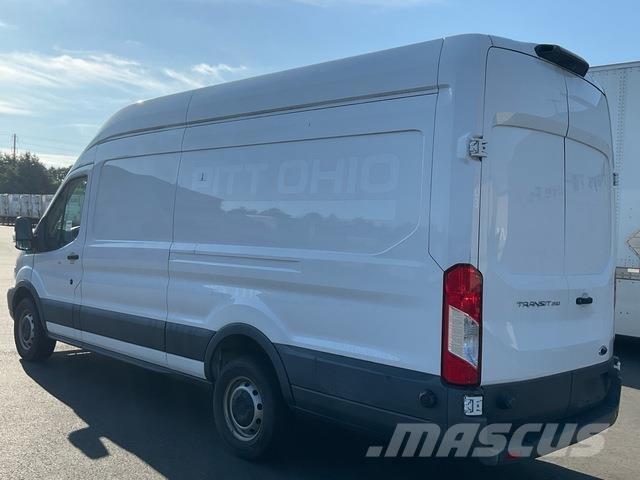 Ford Transit 貨箱式卡車