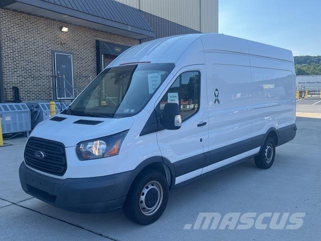 Ford Transit 貨箱式卡車
