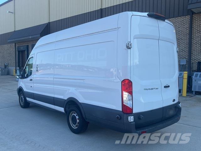 Ford Transit 貨箱式卡車