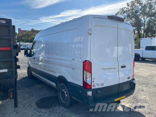 Ford Transit 廂式貨物運輸車
