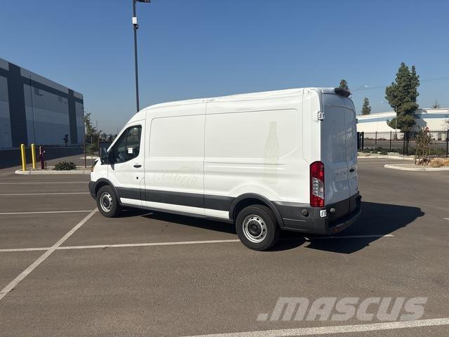 Ford Transit 廂式貨物運輸車