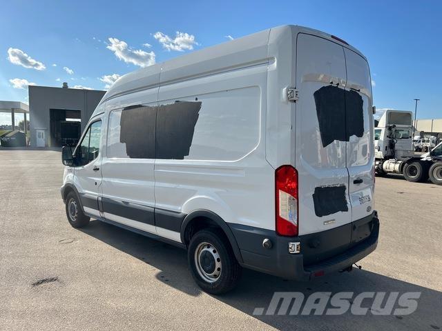 Ford Transit 廂式貨物運輸車