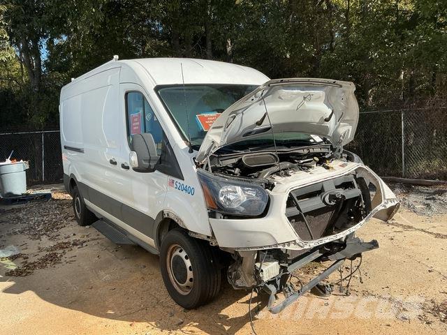 Ford Transit 廂式貨物運輸車