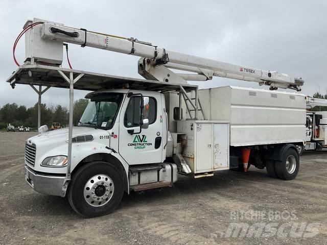 Freightliner  卡車裝載高空作業車