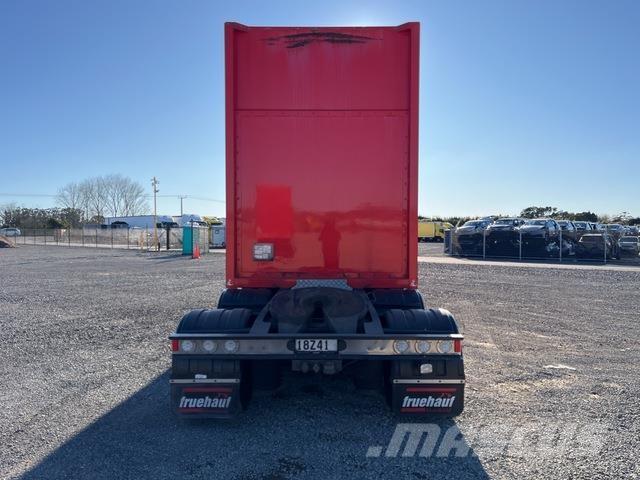 Fruehauf  篷布拖車