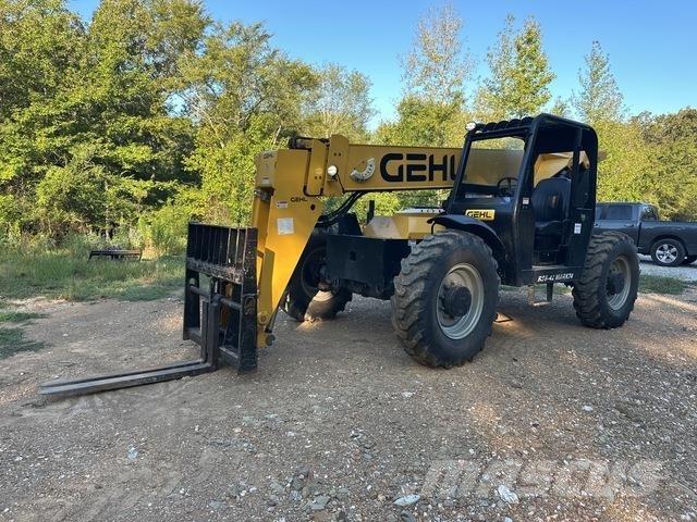 Gehl RS8-42 伸縮臂操作車