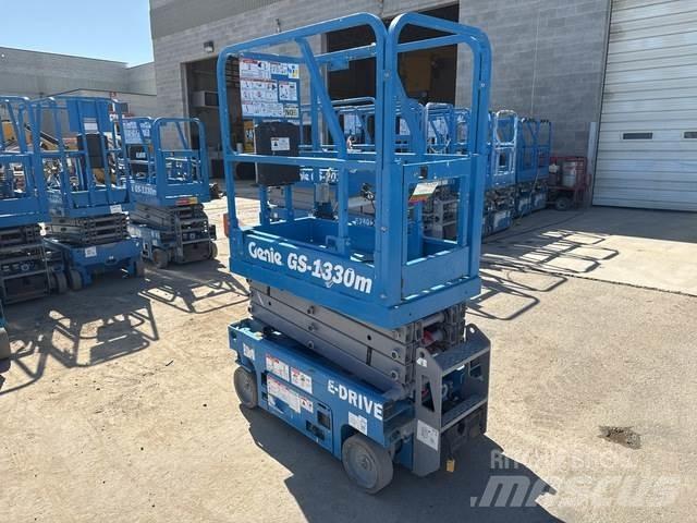 Genie GS-1330M 剪式升降機