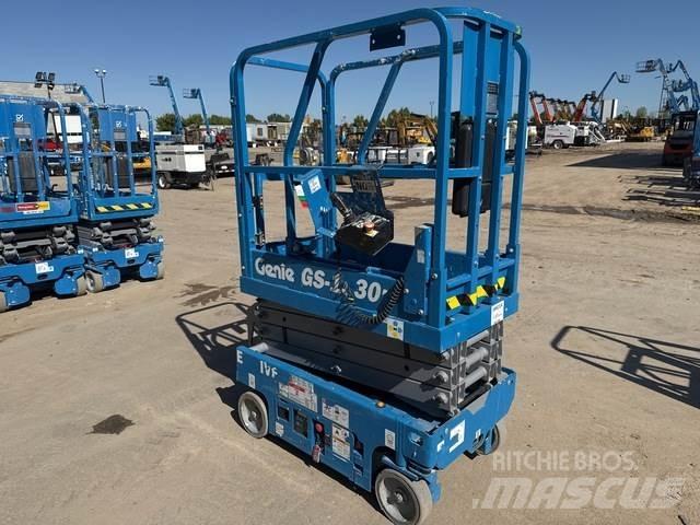 Genie GS-1330M 剪式升降機