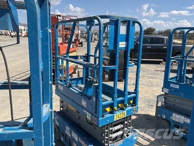 Genie GS-1330M 剪式升降機