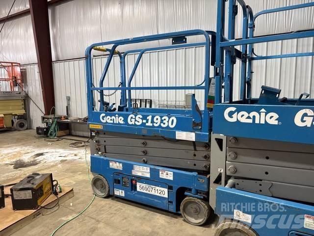 Genie GS-1930 剪式升降機