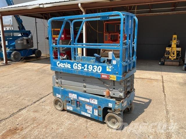 Genie GS-1930 剪式升降機